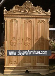 Lemari Pakaian Jati Ukir Cinta Pintu 3