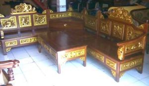 Kursi Sudut Jati Mahkota