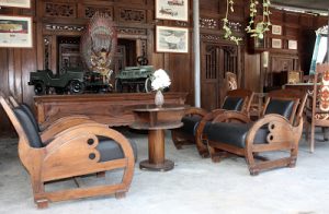 Kursi Antik Model Becak