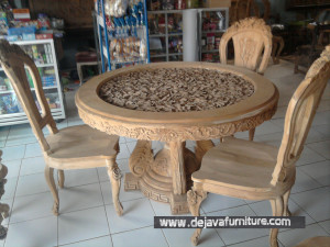 Meja Makan Relief Elung