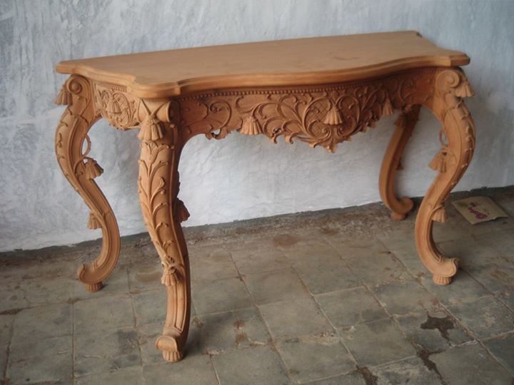 Unfinished Classic Furniture Grape carved table Indonesia 
