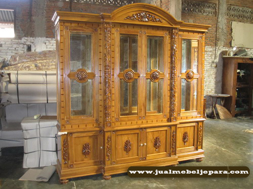 Lemari Pajangan Pintu 4