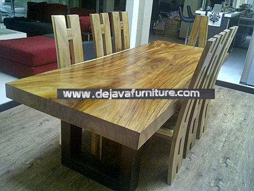 Meja Solid Wood Trembesi Unnatural 8 Kursi