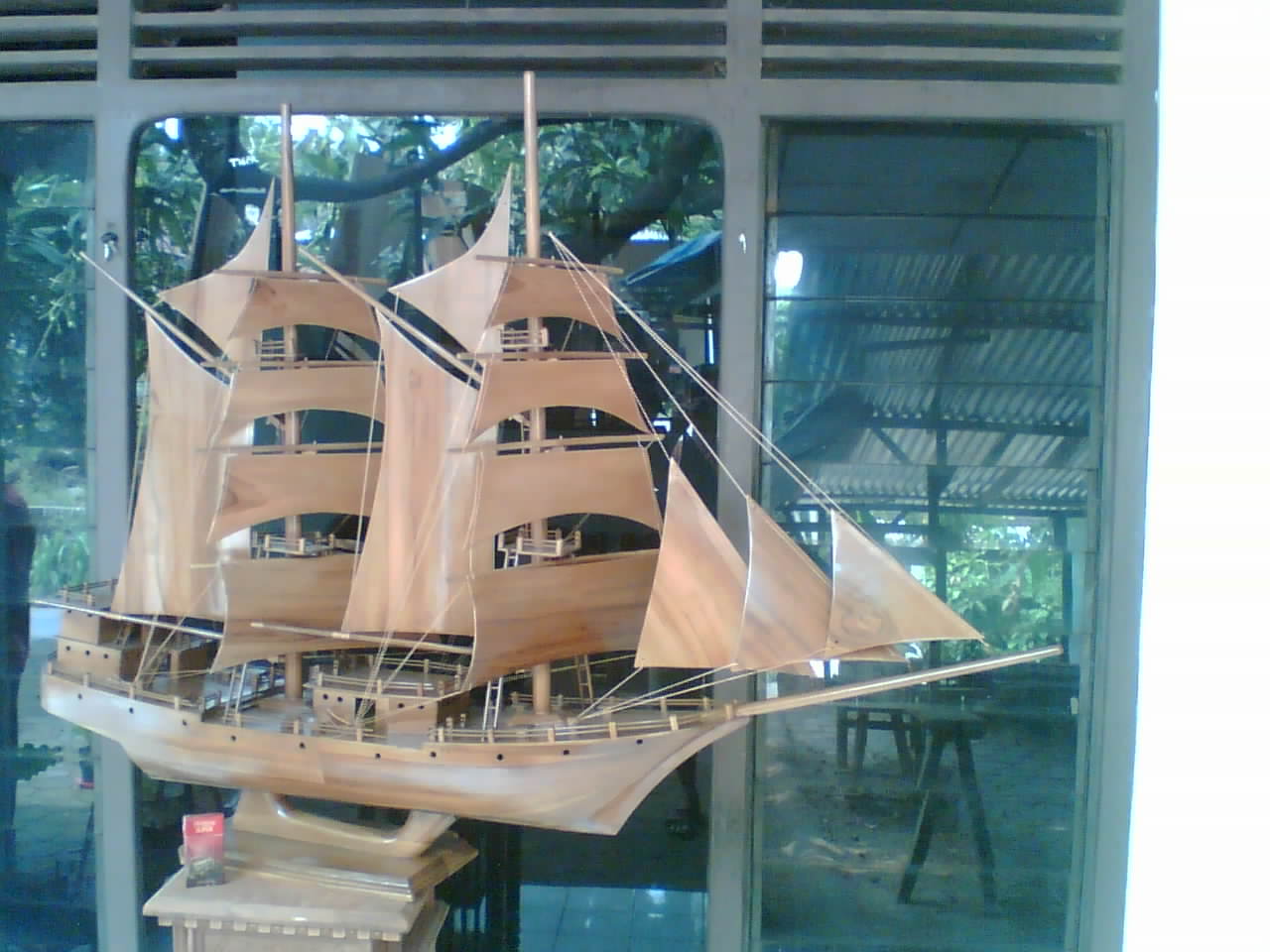 Miniatur Kapal Kayu Jati