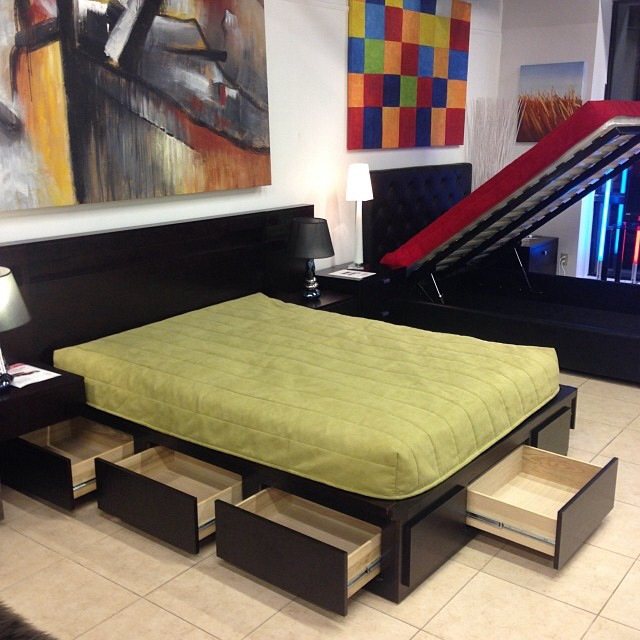 Set Tempat Tidur 9 Laci