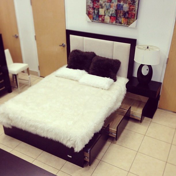 Tempat Tidur Minimalis Jog 3 Laci