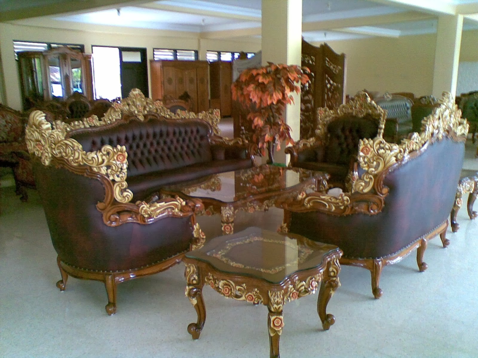 Sofa Tamu Jati Romawi Barcelona