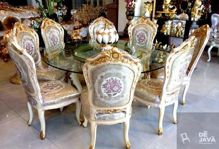 Victorian Series Demetre Dining Set