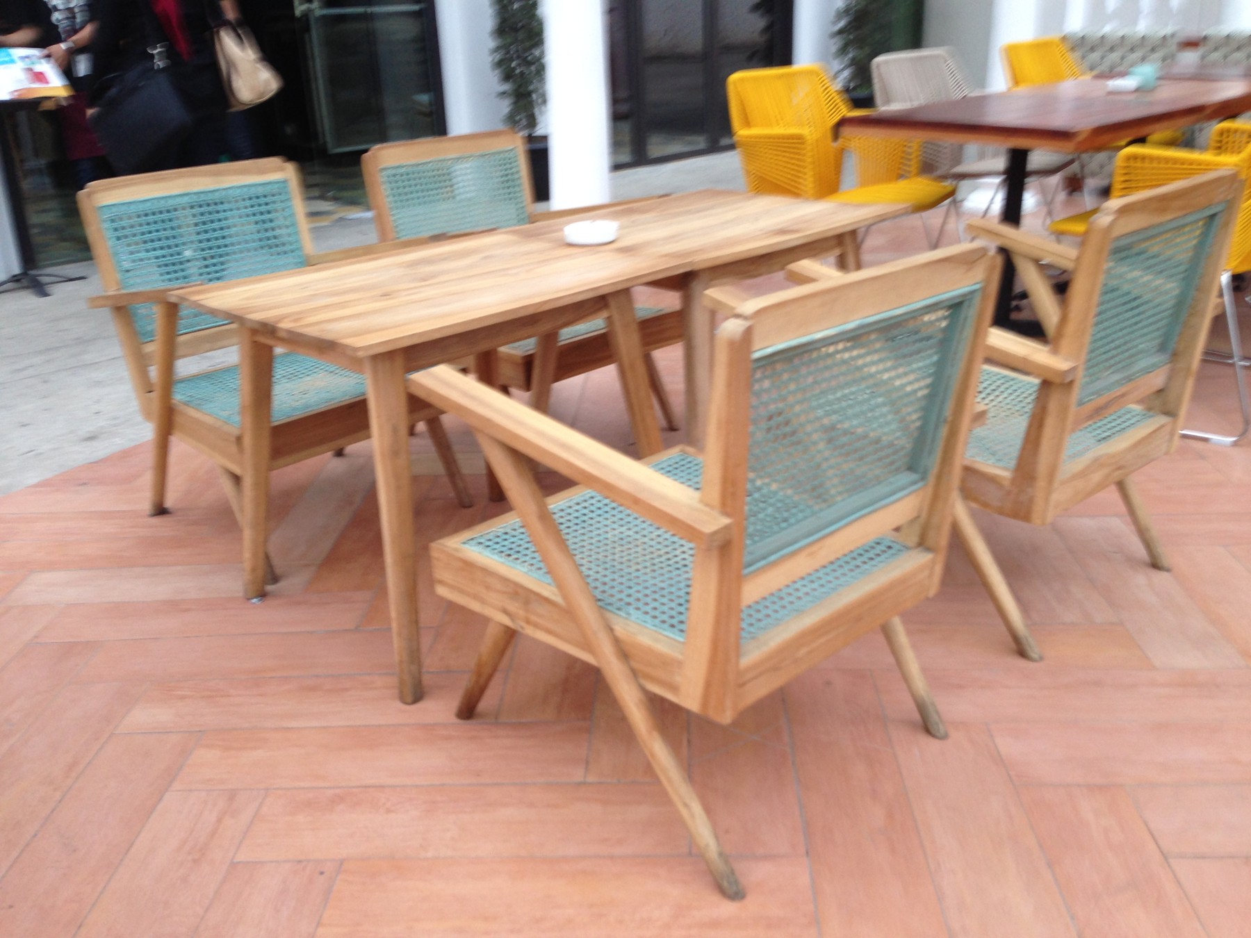 Vintage Kursi Tamu Cafe Green